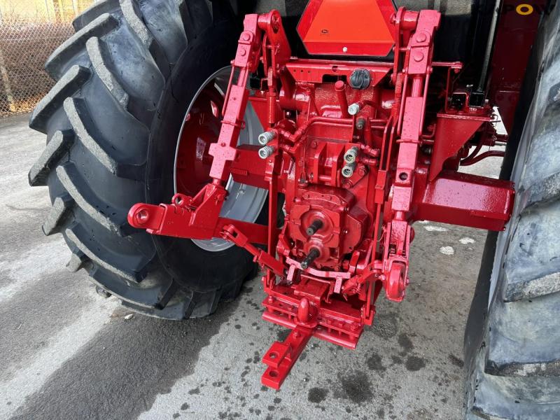 International Harvester 886 traktor 24