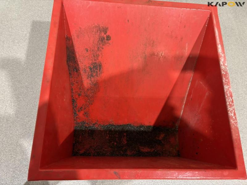 intra Tippo 150 red materiale tip container 12