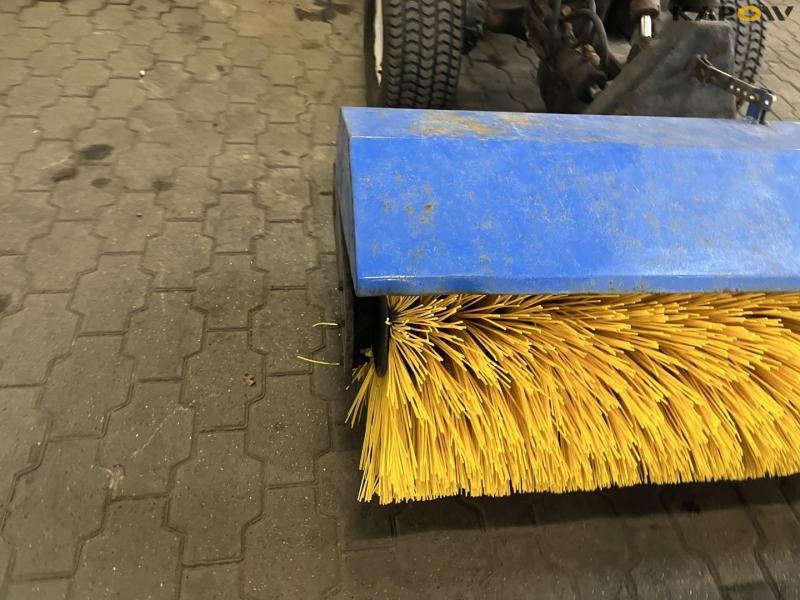 Iseki 2140 kompakt traktor med redskaber 15