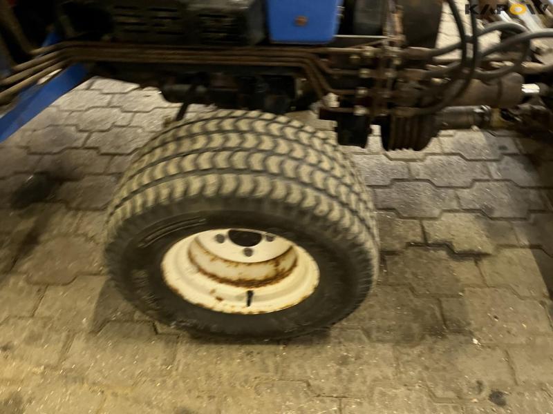 Iseki 2140 kompakt traktor med redskaber 17