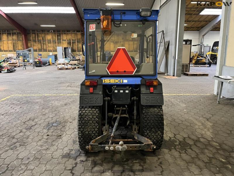 Iseki 318 kompakt traktor med kost og skrabe blad 6