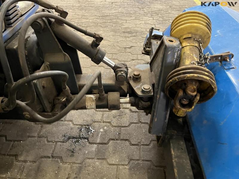 Iseki 318 kompakt traktor med kost og skrabe blad 15