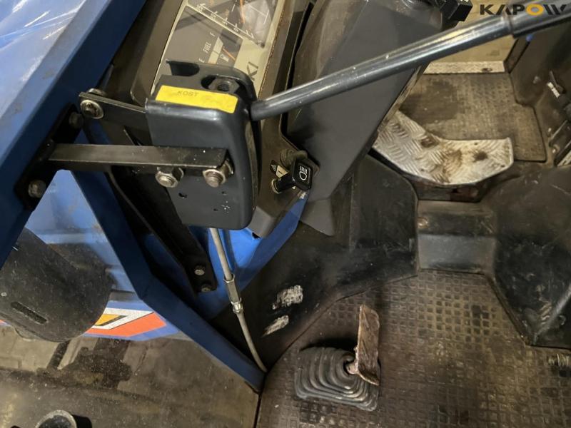 Iseki 318 kompakt traktor med kost og skrabe blad 26