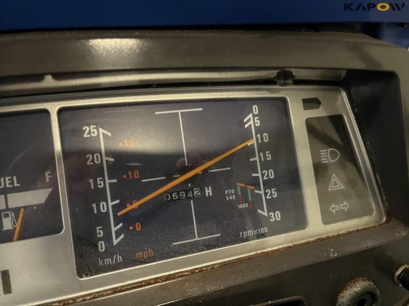 Iseki 318 kompakt traktor med kost og skrabe blad 27