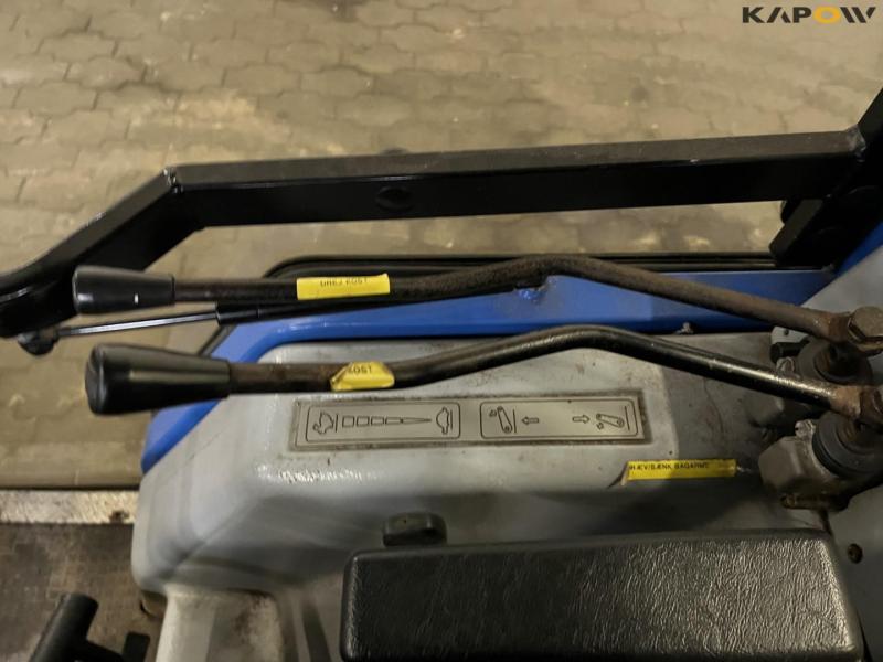 Iseki 318 kompakt traktor med kost og skrabe blad 30