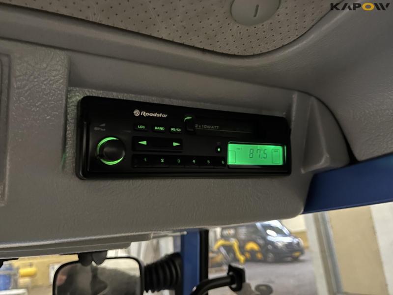 Iseki 318 kompakt traktor med kost og skrabe blad 31