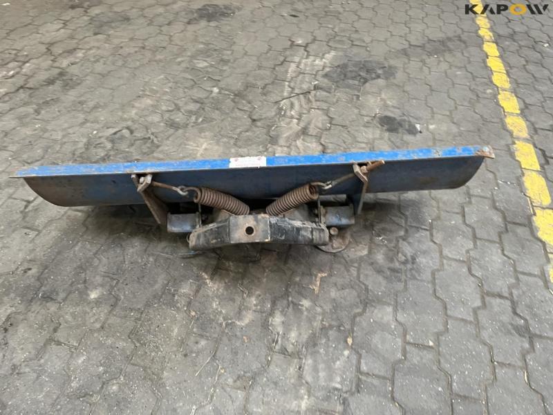 Iseki 318 kompakt traktor med kost og skrabe blad 42