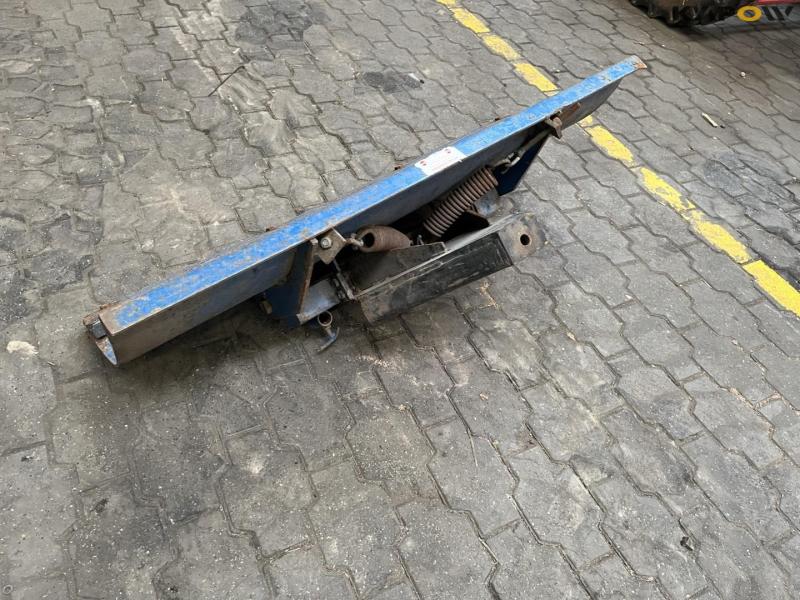 Iseki 318 kompakt traktor med kost og skrabe blad 43