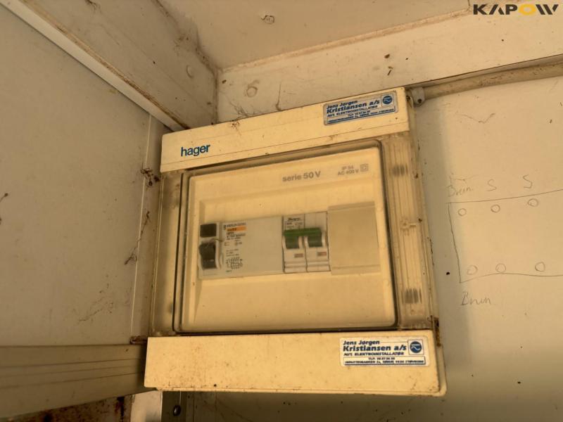 Isoleret container kontor 16