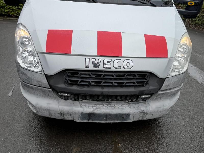 Iveco Daily 35S varebil 17