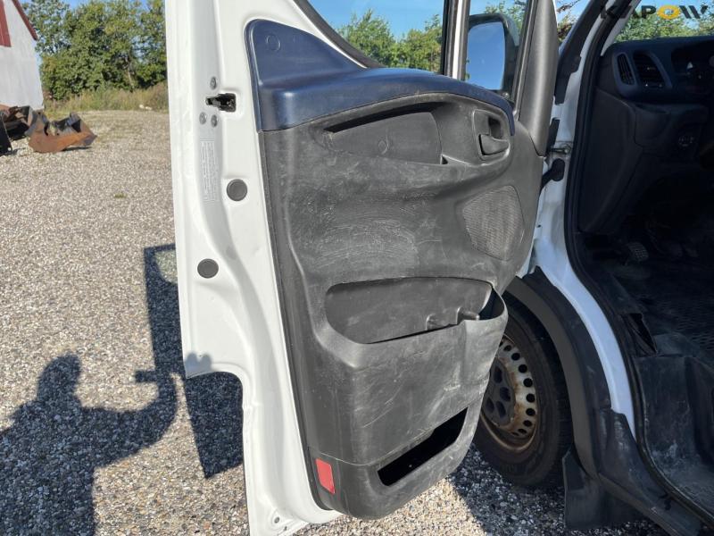 Iveco Daily 35S14 varebil 27