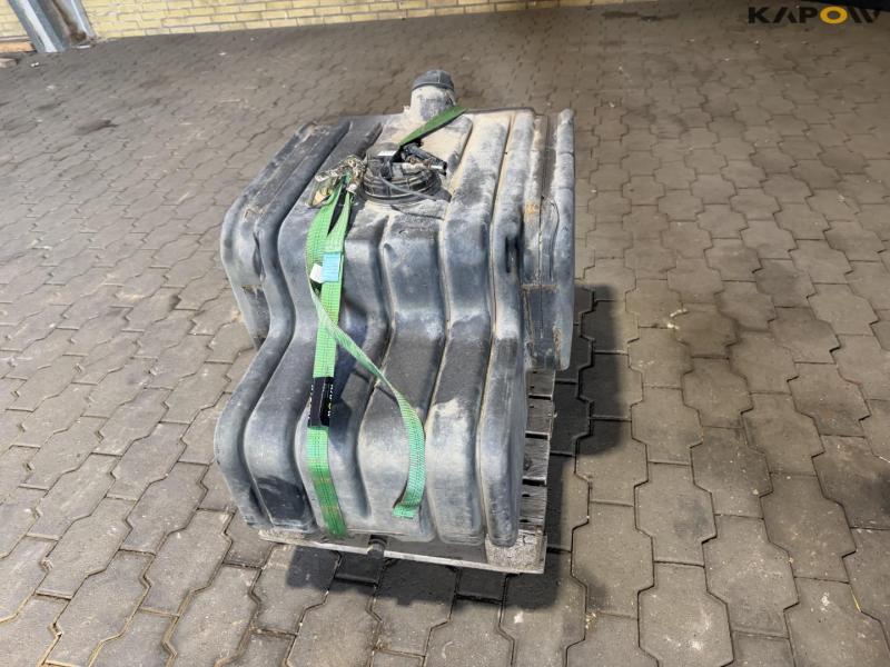 Iveco tank 8