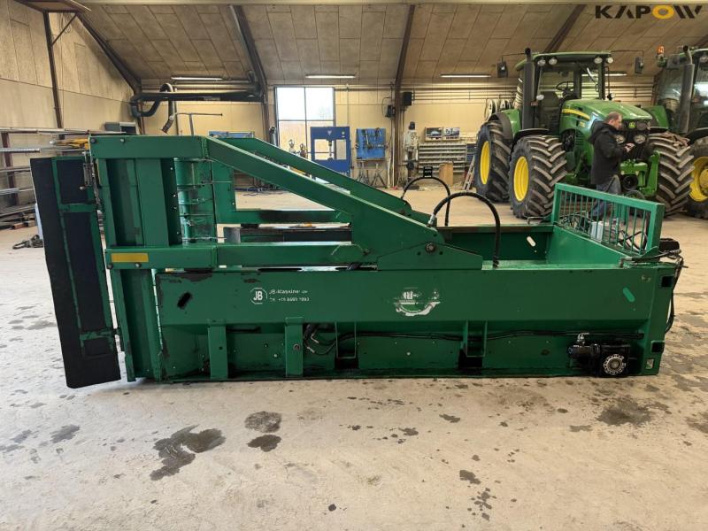 JB-Maskiner spread-a-bale maxi strømaskine med Volvo hitch 4