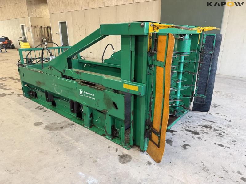 JB-Maskiner spread-a-bale maxi strømaskine med Volvo hitch 7