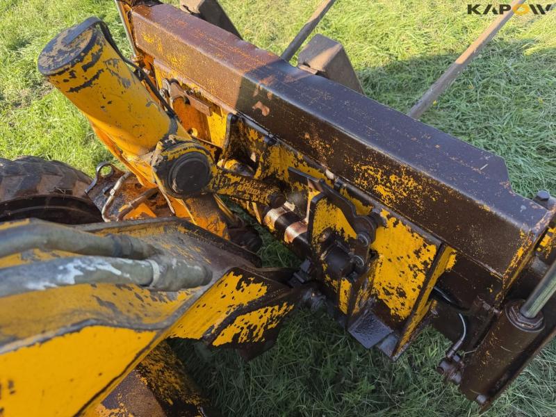 JCB 165 skid steer 13