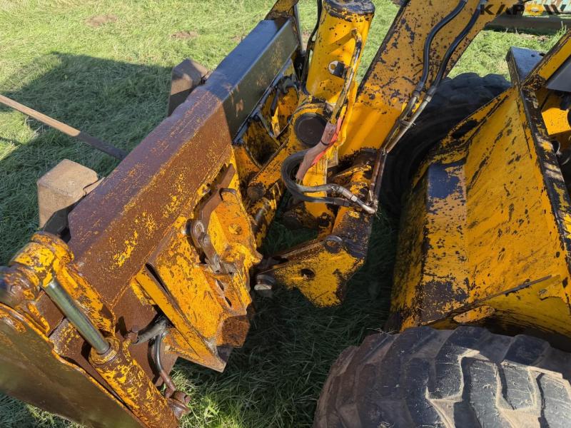 JCB 165 skid steer 16