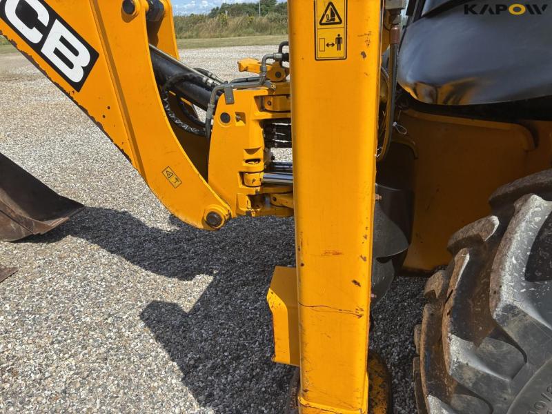 JCB 4CX rendegraver 33