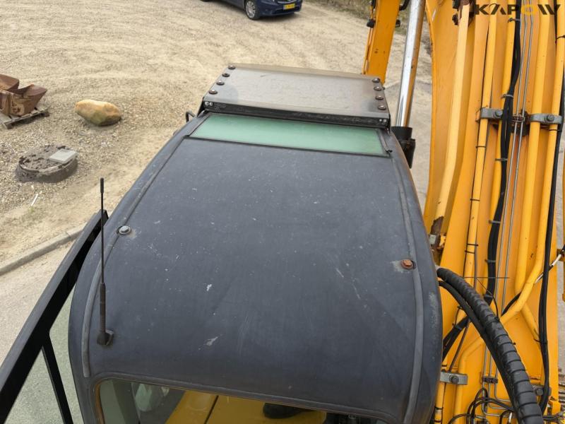 JCB JS220LC gravemaskine 30