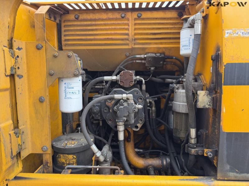 JCB JS220LC gravemaskine 32