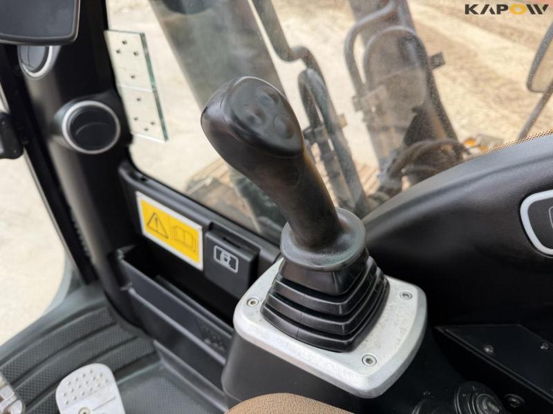JCB JS220LC gravemaskine 44