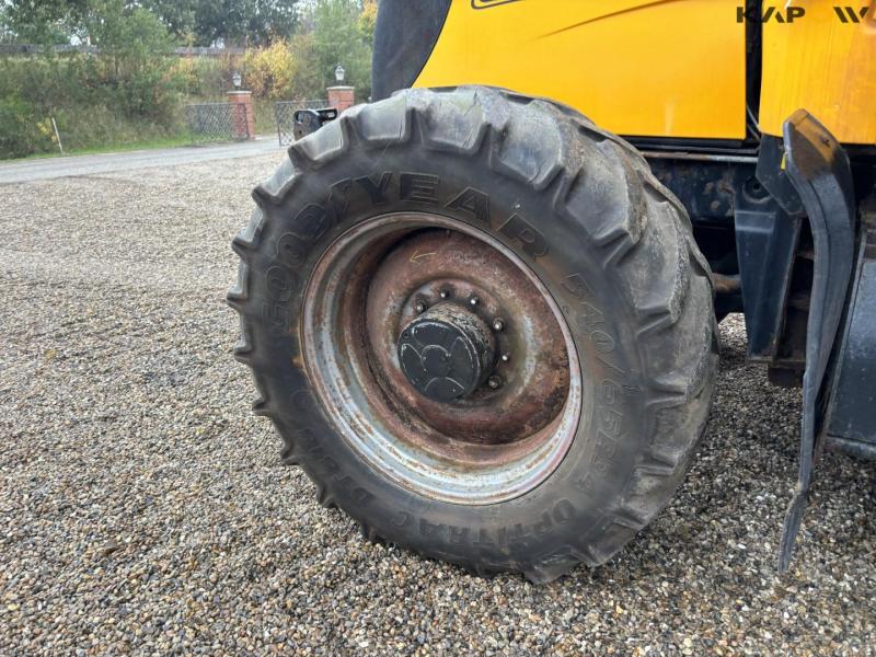 JCB traktor - Brændt 51