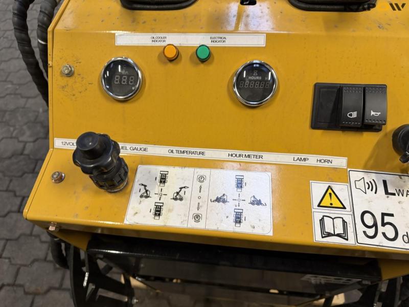 Jining Lihua Heavy T360 minilæsser på lavebånd 15