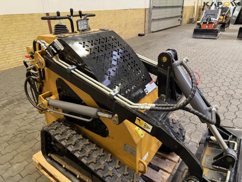 Jining Lihua Heavy T360 minilæsser på lavebånd 15