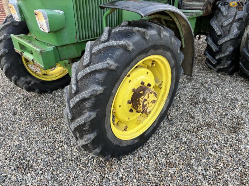 John Deere 3040 traktor 64