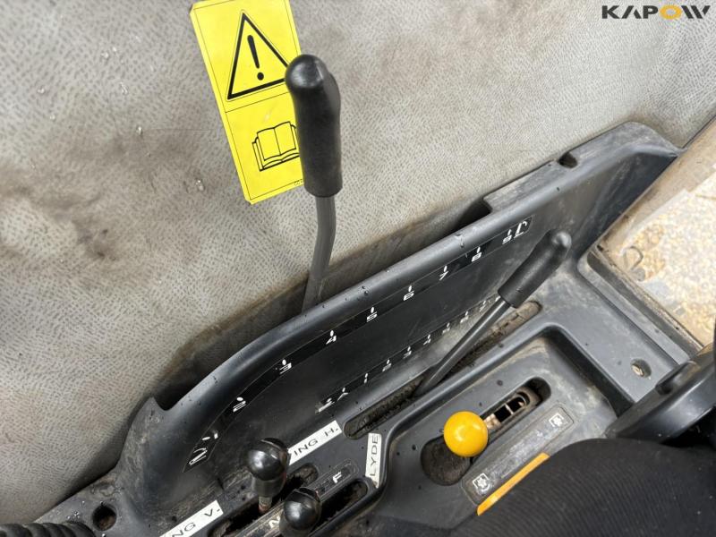 John Deere 3200 traktor med kost 39