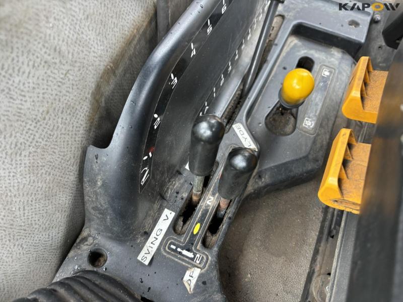 John Deere 3200 traktor med kost 41