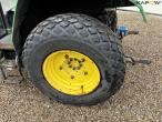 John Deere 3200 traktor med kost 69