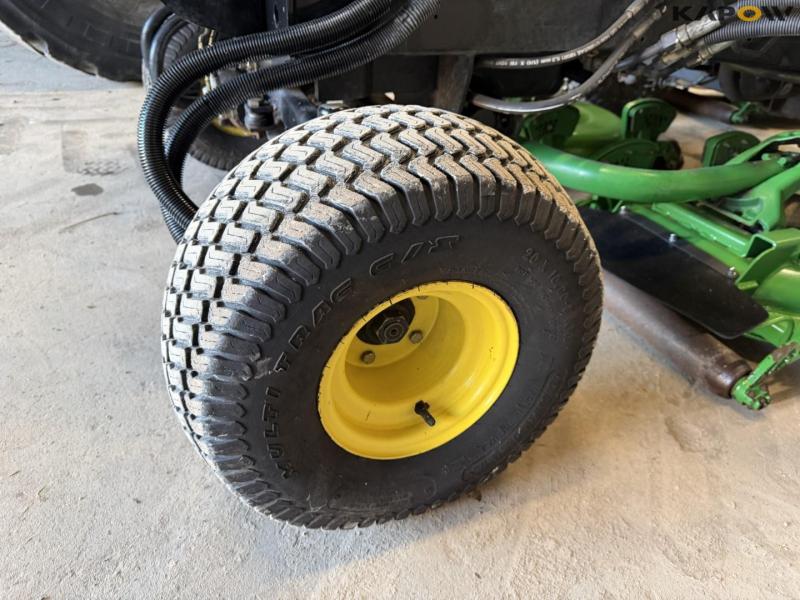 John Deere 3245C græsklipper 35