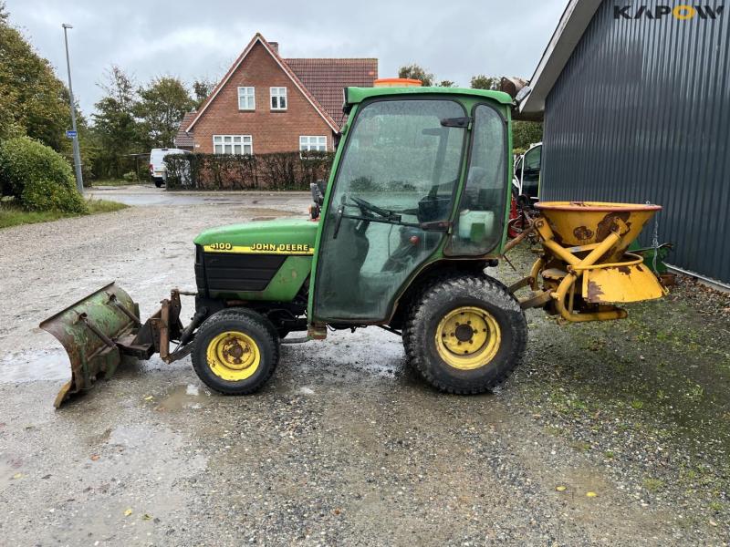 John Deere 4100 traktor med vinter udstyr 8