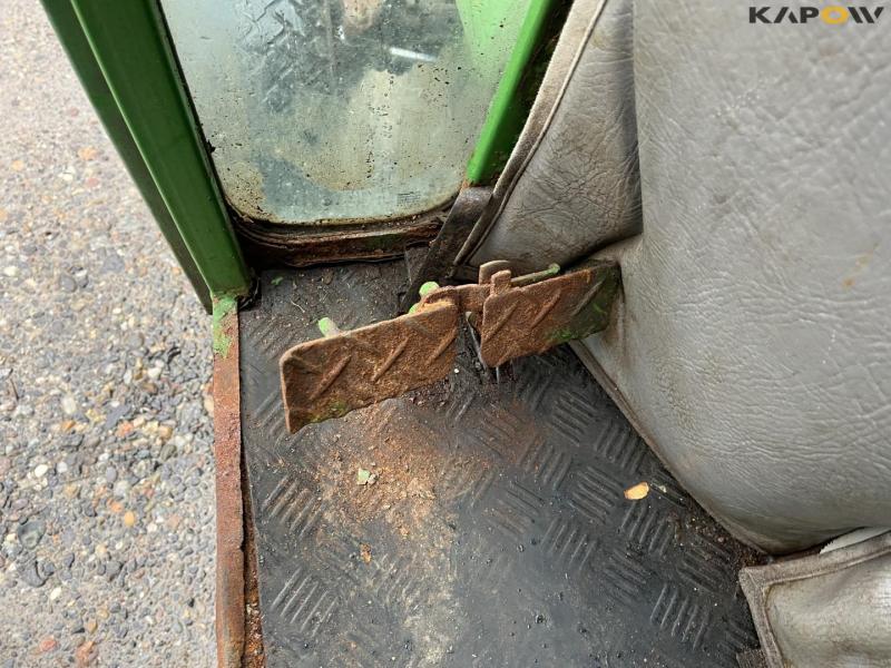 John Deere 4100 traktor med vinter udstyr 32