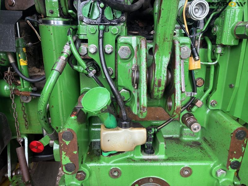John Deere 6215M traktor 29