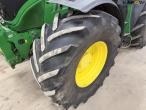 John Deere 6215R traktor 61