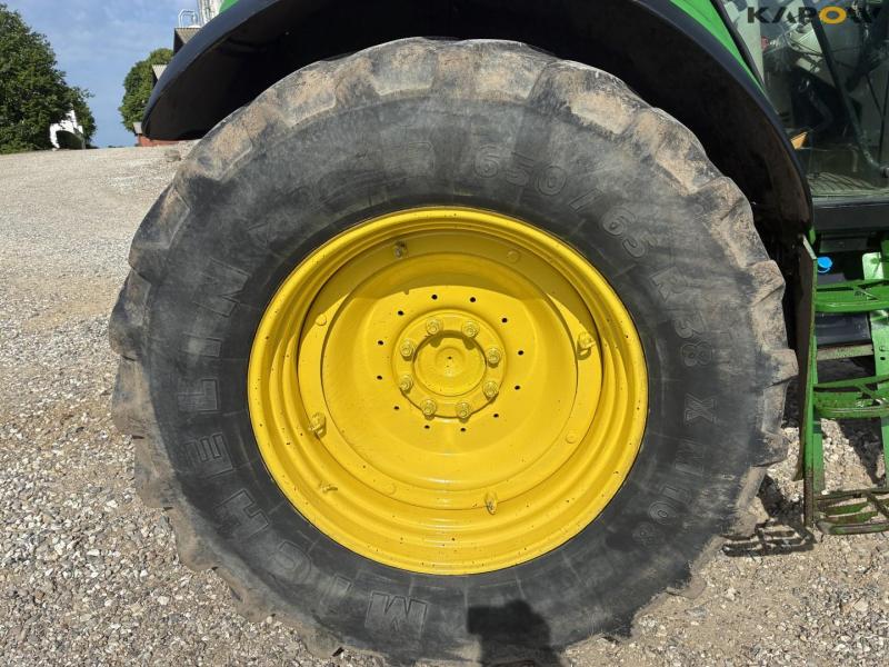 John Deere 6820 traktor med frontlæsser 29