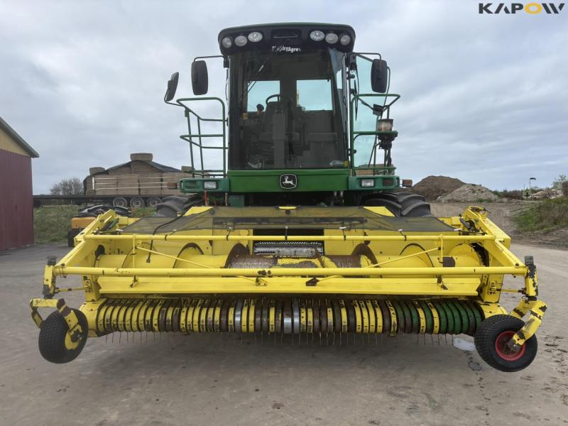 John Deere 7700 snitter med majsbord og pickup 2