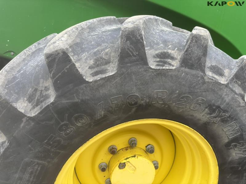 John Deere 7700 snitter med majsbord og pickup 38