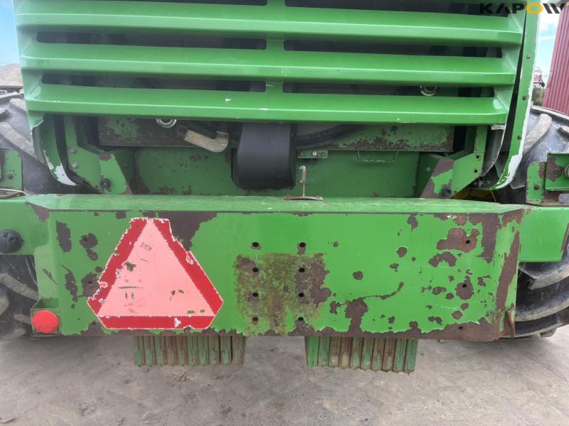 John Deere 7700 snitter med majsbord og pickup 44