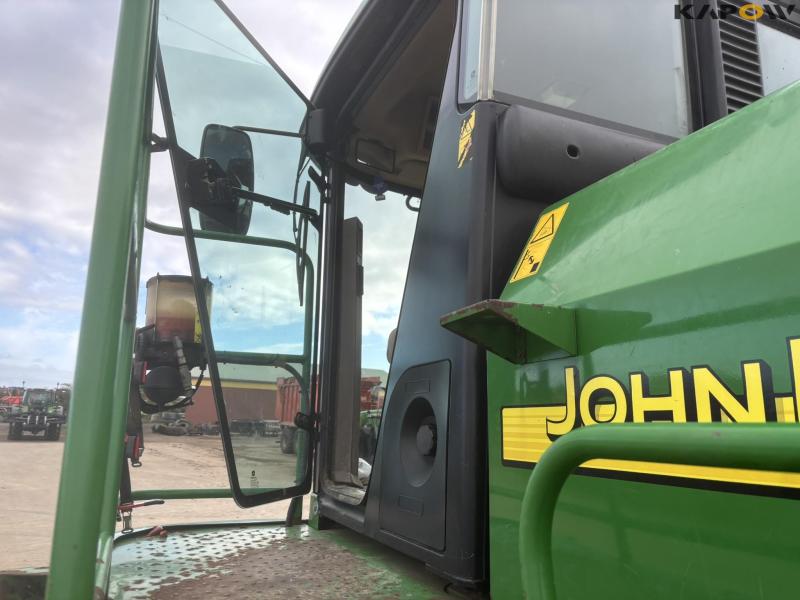 John Deere 7700 snitter med majsbord og pickup 63