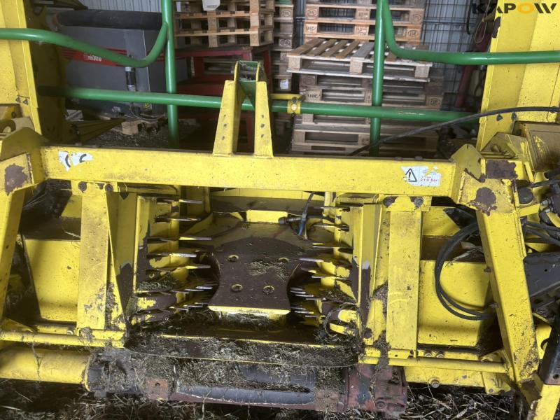 John Deere 7700 snitter med majsbord og pickup 93