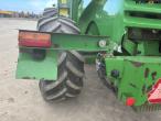 John Deere 7700 snitter med majsbord og pickup 46