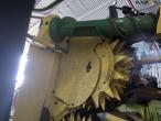 John Deere 7700 snitter med majsbord og pickup 103