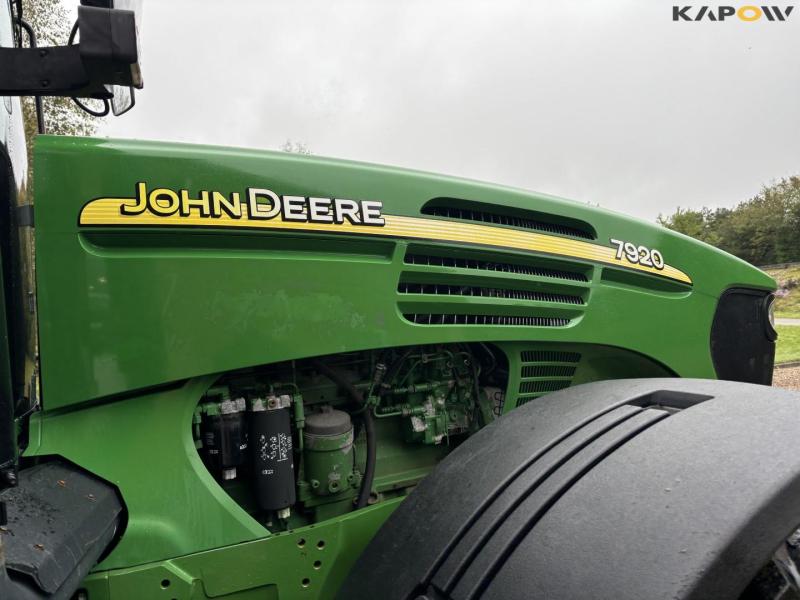 John Deere 7920 traktor 14