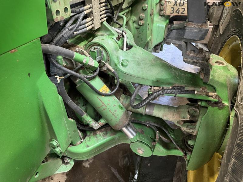 John Deere 8335R traktor 10