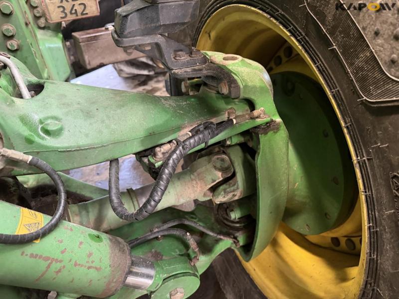 John Deere 8335R traktor 11