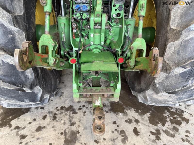 John Deere 8335R traktor 31