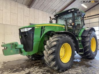 John Deere 8335R traktor