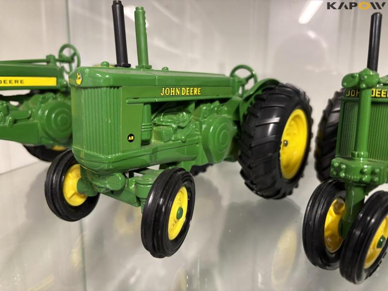 John Deere model traktorer 8